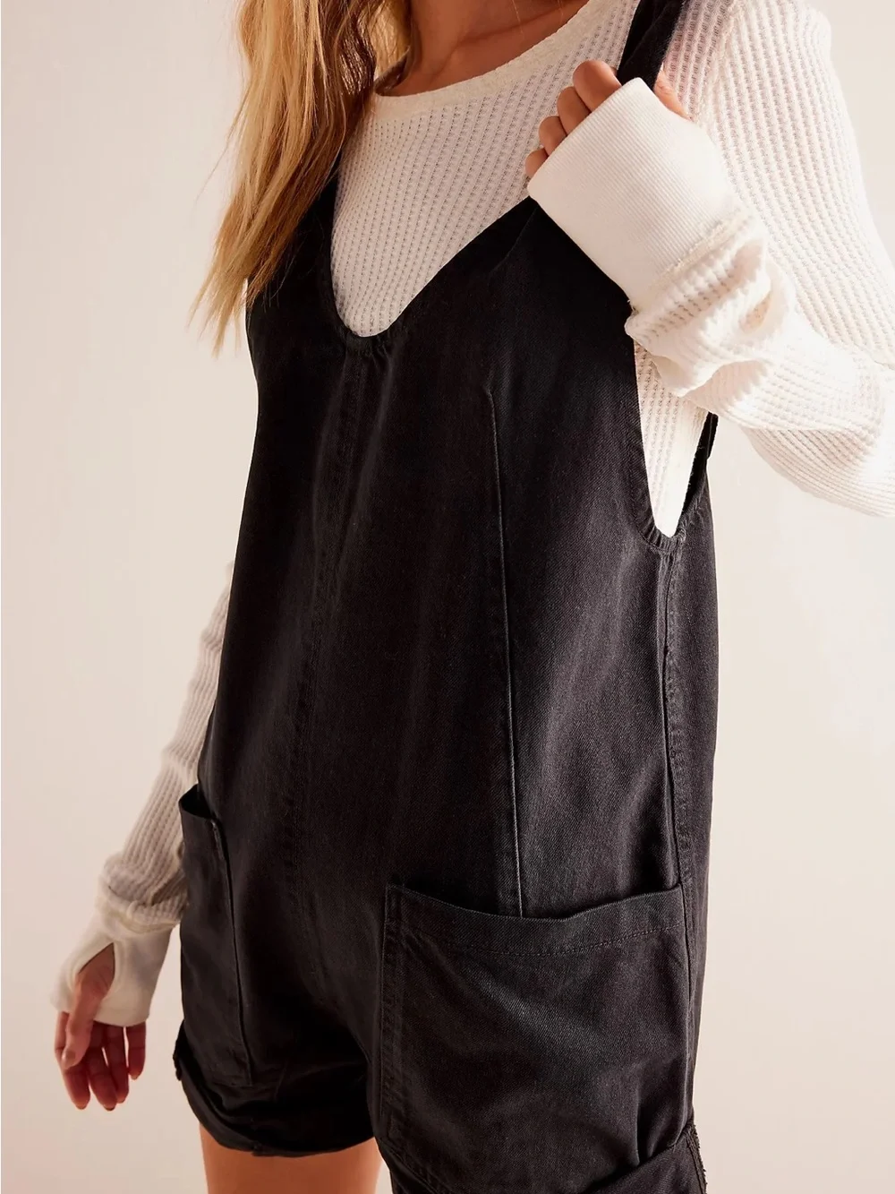 Sleeveless Black Cotton Romper with Front Pockets - Picture 7 of 7